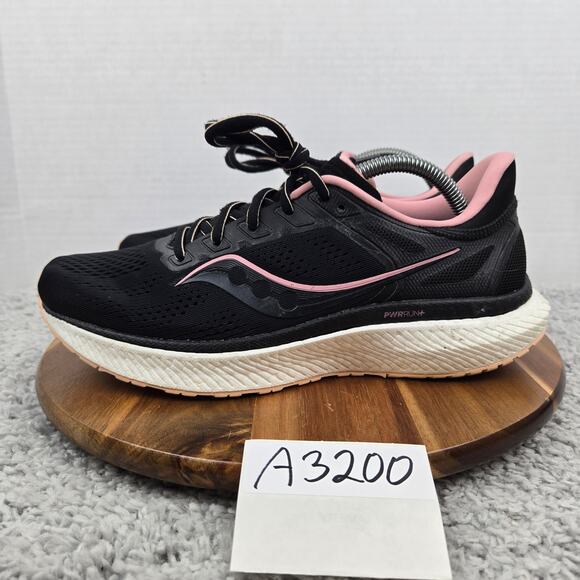 Saucony Hurricane 23 Black Pink Athletic Gym Daily Road Running Shoe Womens 11 - Picture 1 of 13